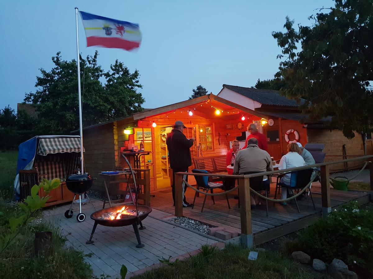 Ferienwohnungen Am Kleinen See Bergen Auf Rugen Luaran gambar